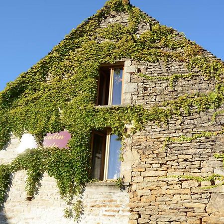 Bed and Breakfast Le Moulin A Huile Vailhourles Exterior foto