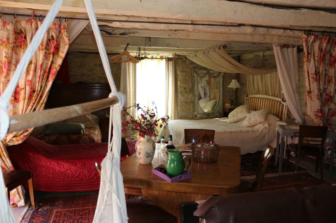 Bed and Breakfast Le Moulin A Huile Vailhourles Exterior foto