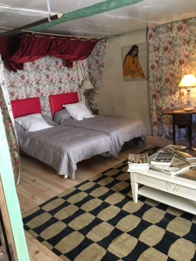 Bed and Breakfast Le Moulin A Huile Vailhourles Exterior foto